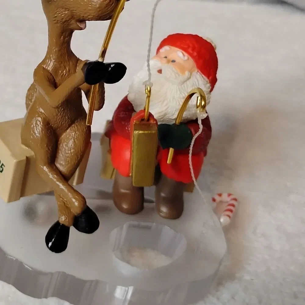 Hallmark Keepsake Collector's Club Ornament 1995